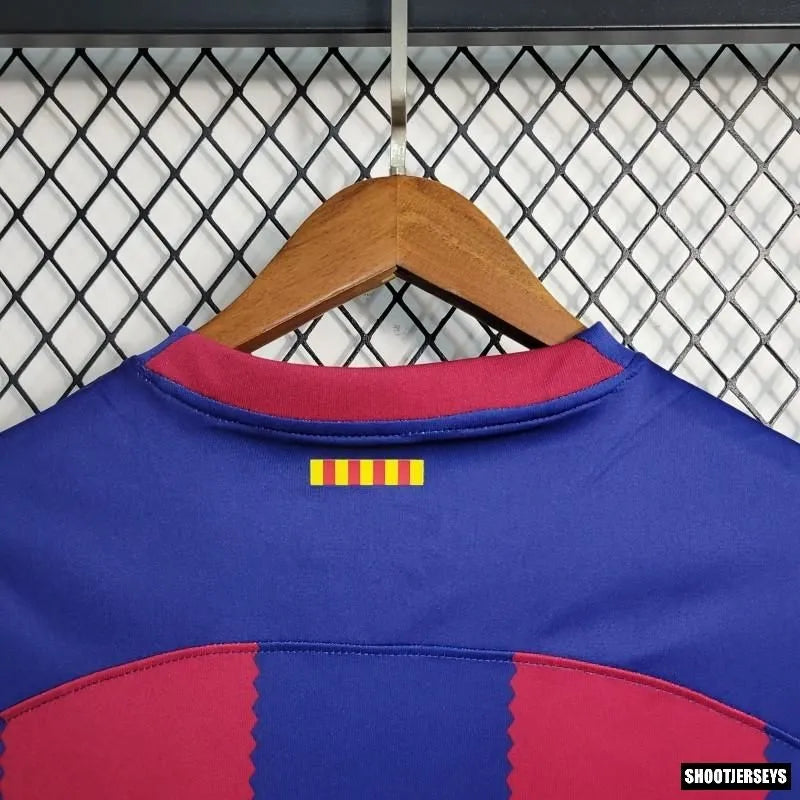 Barcelona "Rolling Tongue"
