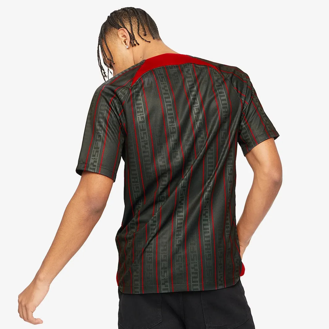 Liverpool x Lebron James