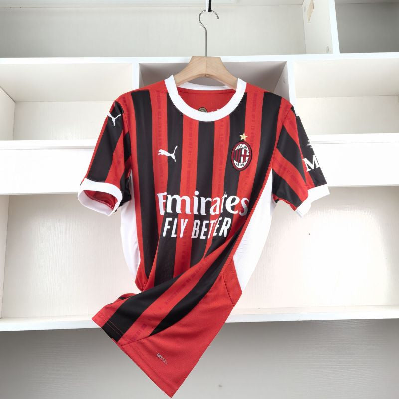 AC Milan Thuistenue 24-25